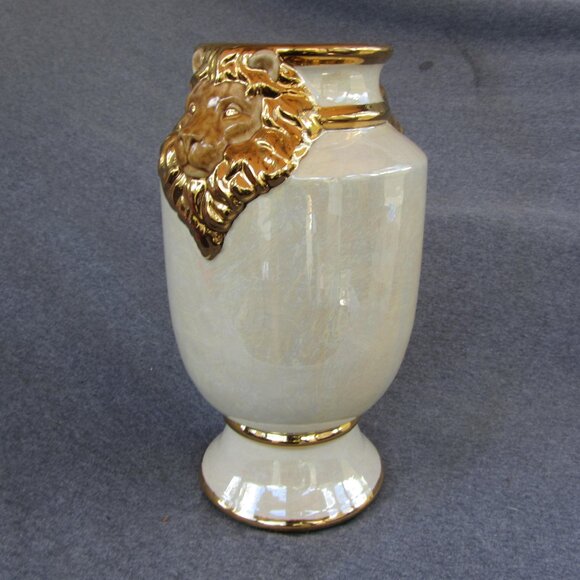 lion head cream lusterware gold vase urn vintage (w3004)
